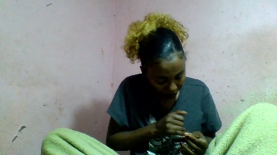 Sairah28 live cam on Cam4