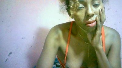 Sairah28 live cam on Cam4