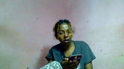 Sairah28 live cam on Cam4