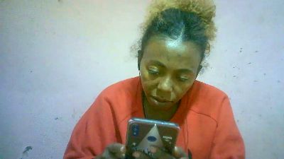 Sairah28 live cam on Cam4