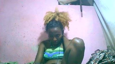 Sairah28 live cam on Cam4