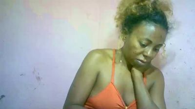Sairah28 live cam on Cam4