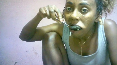 Sairah28 live cam on Cam4