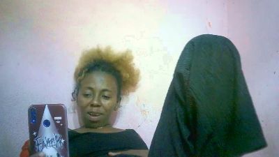 Sairah28 live cam on Cam4