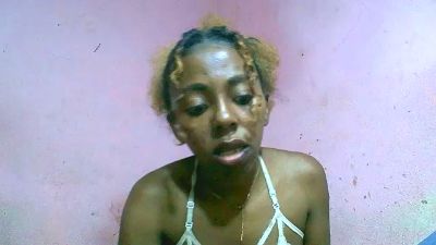 Sairah28 live cam on Cam4