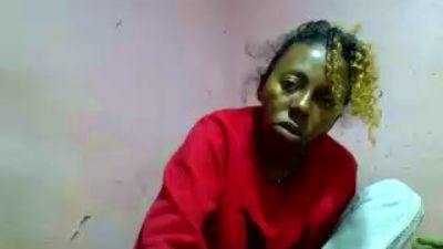 Sairah28 live cam on Cam4