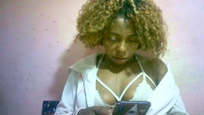 Sairah28 live cam on Cam4