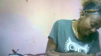 Sairah28 live cam on Cam4