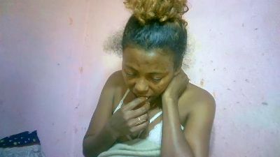 Sairah28 live cam on Cam4