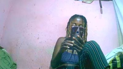 Sairah28 live cam on Cam4