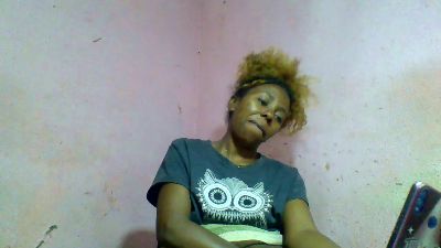 Sairah28 live cam on Cam4