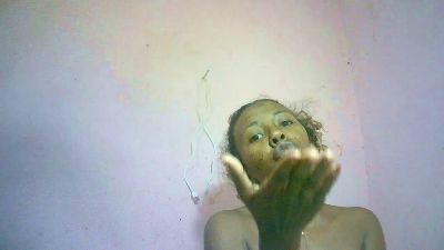 Sairah28 live cam on Cam4