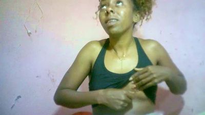 Sairah28 live cam on Cam4