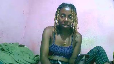 Sairah28 live cam on Cam4