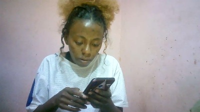Sairah28 live cam on Cam4