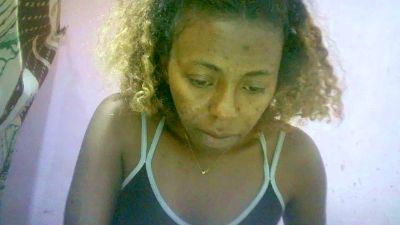 Sairah28 live cam on Cam4