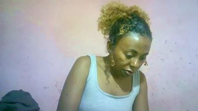 Sairah28 live cam on Cam4