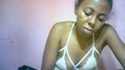 Sairah28 live cam on Cam4