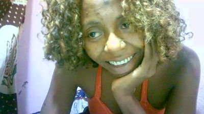 Sairah28 live cam on Cam4