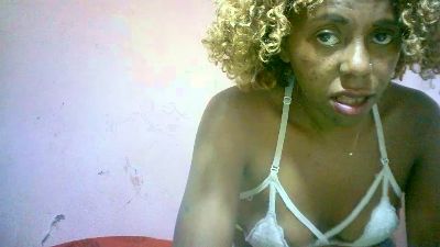 Sairah28 live cam on Cam4