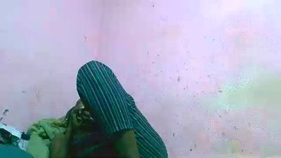 Sairah28 live cam on Cam4