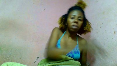 Sairah28 live cam on Cam4