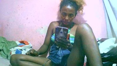 Sairah28 live cam on Cam4
