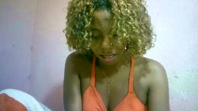 Sairah28 live cam on Cam4