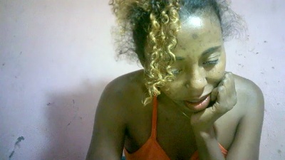 Sairah28 live cam on Cam4