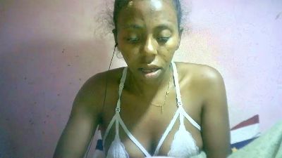 Sairah28 live cam on Cam4