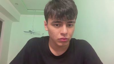 Saker live cam on Cam4