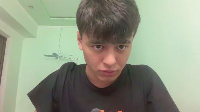 Saker live cam on Cam4