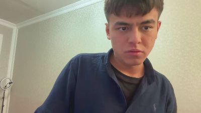 Saker live cam on Cam4
