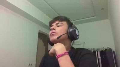 Saker live cam on Cam4