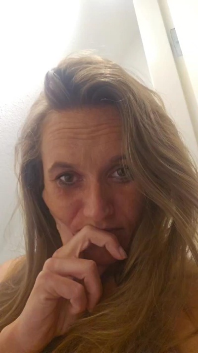 Sallysapphire live cam on Cam4
