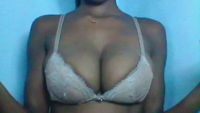 Saluna live cam on Cam4