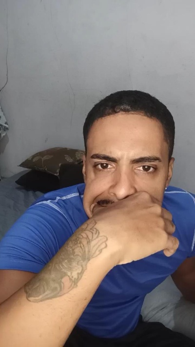 Salvatore_vt live cam on Cam4