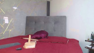 Samaanthaa1 live cam on Cam4