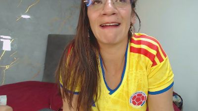 Samaanthaa1 live cam on Cam4