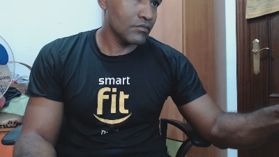SamarioLatino live cam on Cam4