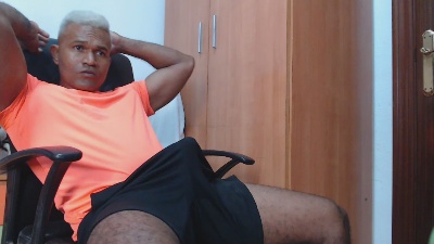 SamarioLatino live cam on Cam4