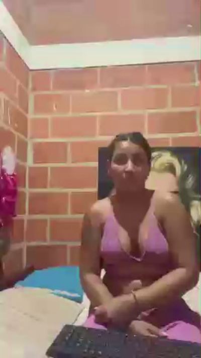 Sammy2_5 live cam on Cam4