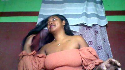 Sandii_gial live cam on Cam4