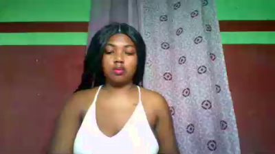 Sandii_gial live cam on Cam4