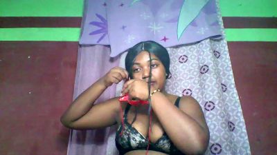 Sandii_gial live cam on Cam4