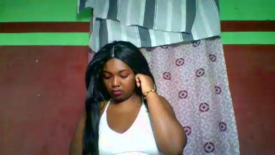 Sandii_gial live cam on Cam4