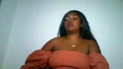 Sandii_gial live cam on Cam4