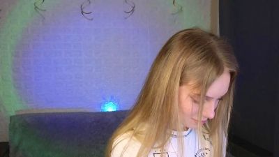 SandraSanvee live cam on Cam4
