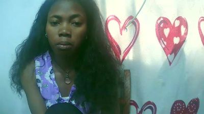 Sandratriniaina live cam on Cam4