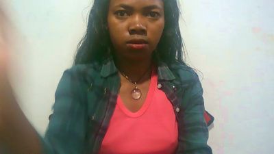 Sandratriniaina live cam on Cam4